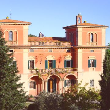wine, villas, pizza in tuscany