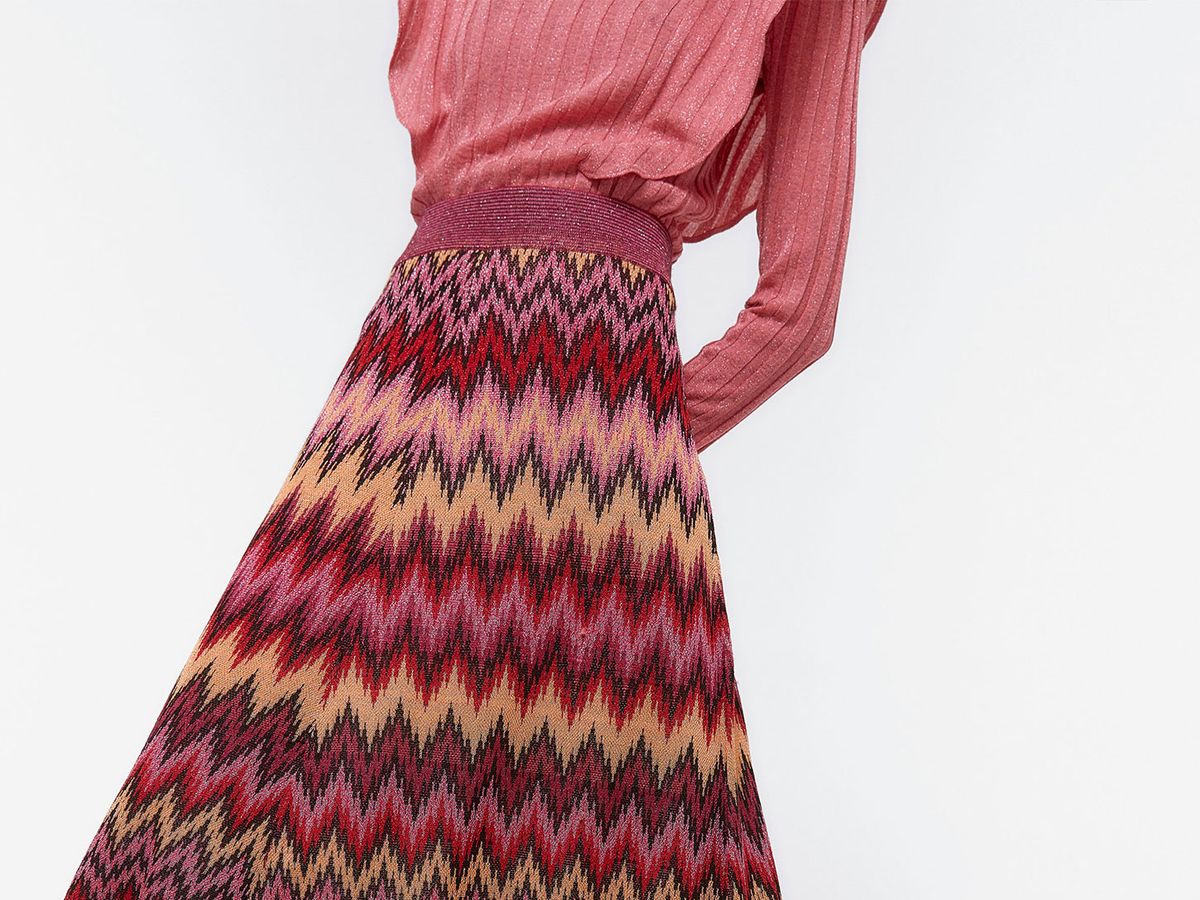 Las expertas moda ya tienen la falda más elegante de Uterqüe