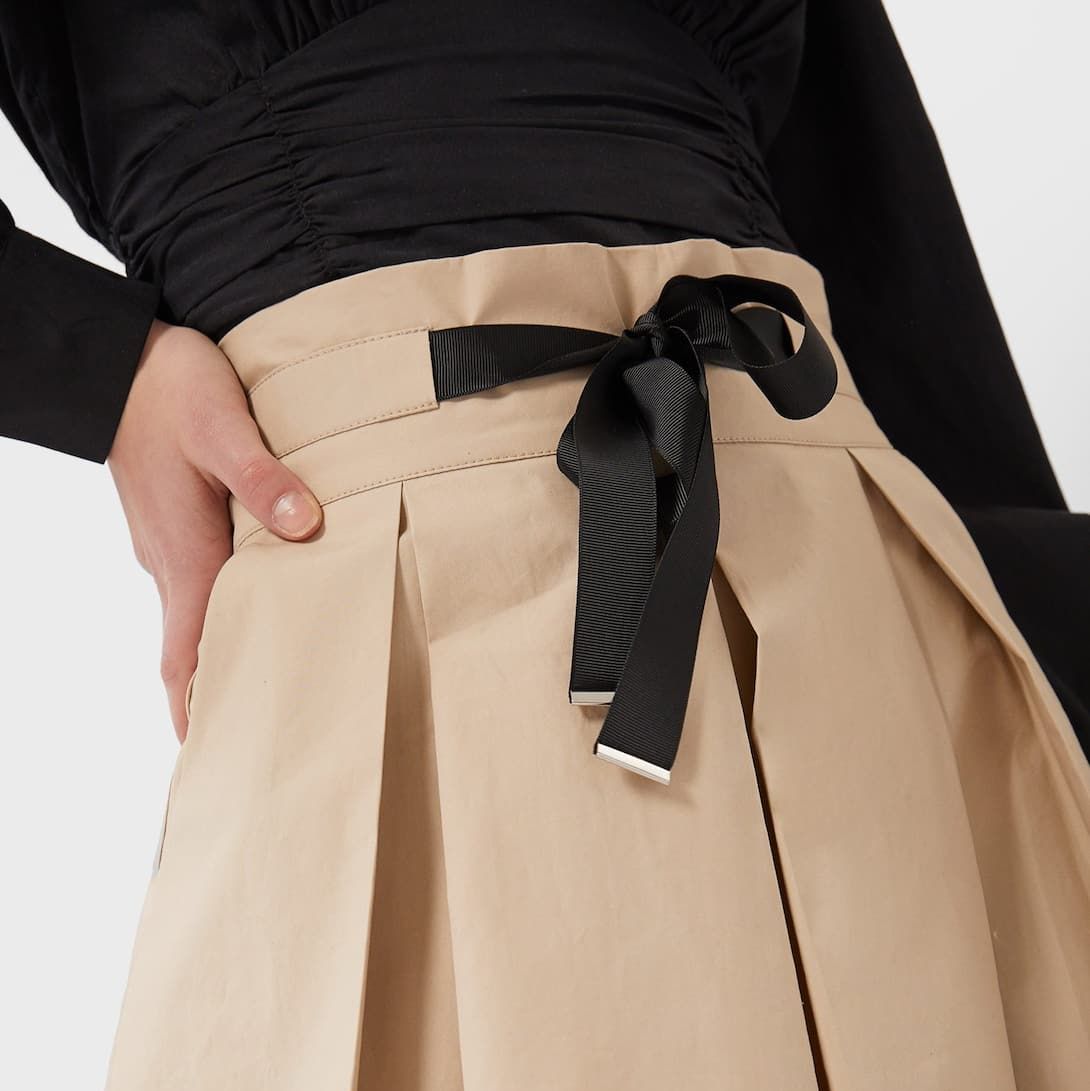 Combinación mujer falda pantalón clásica