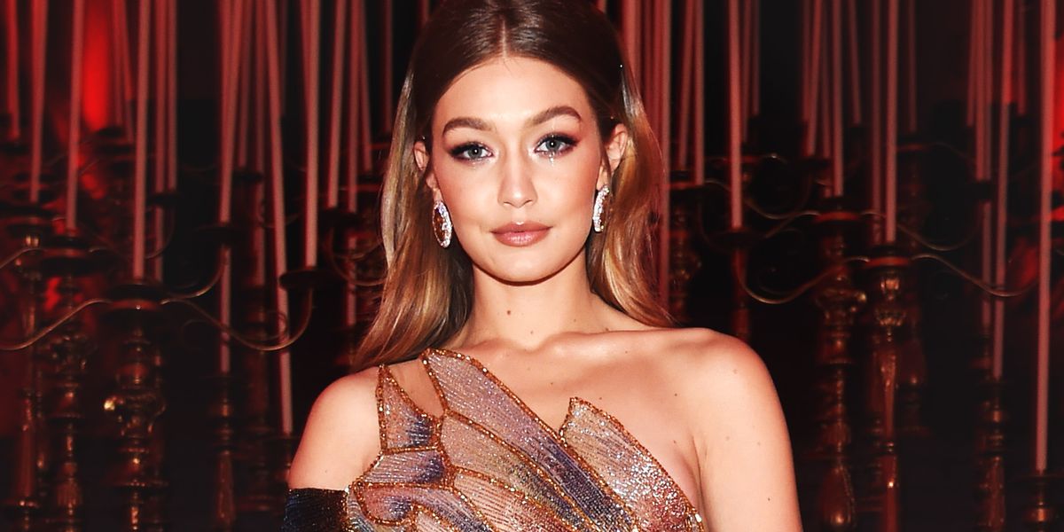 Gigi Hadid Sideslit Celebrity Red Carpet Dress With Lace Embroidery At ...