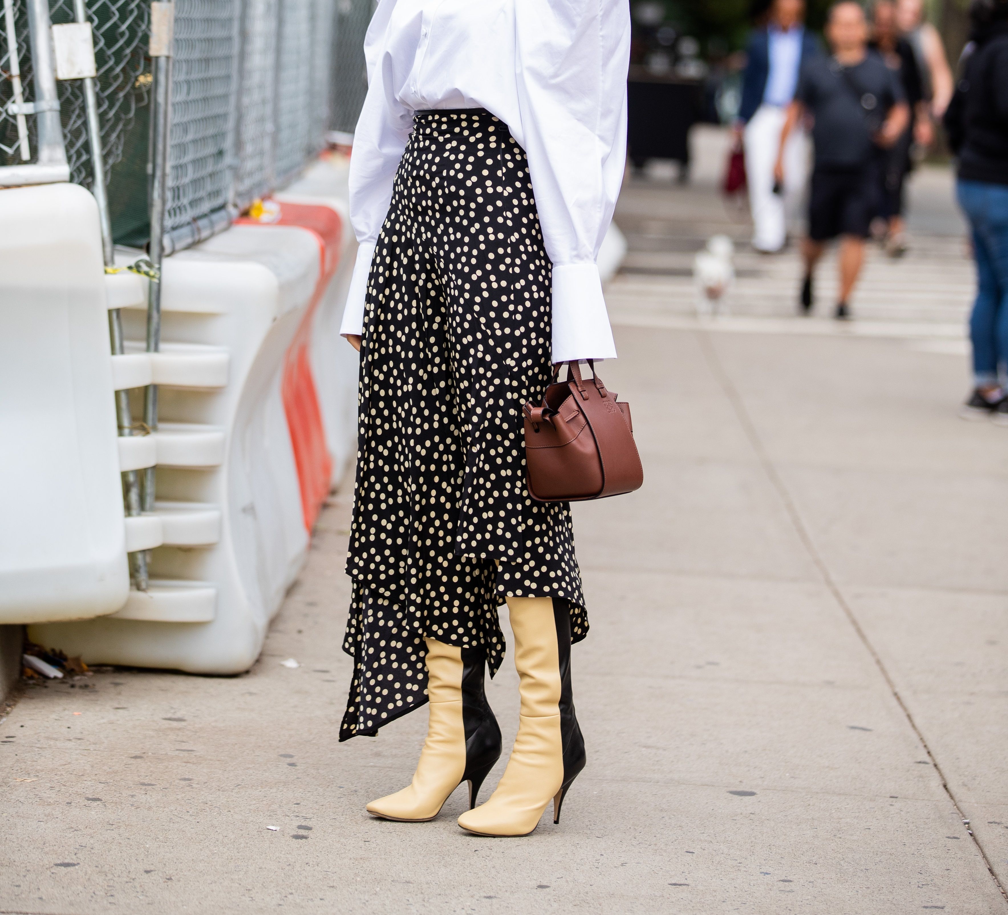 con botas (y botines) bicolor de tendencia