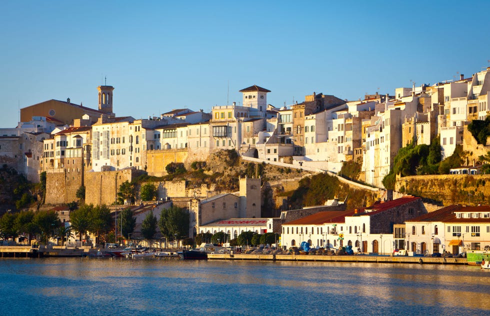 Vista del puerto de Mahón en Menorca