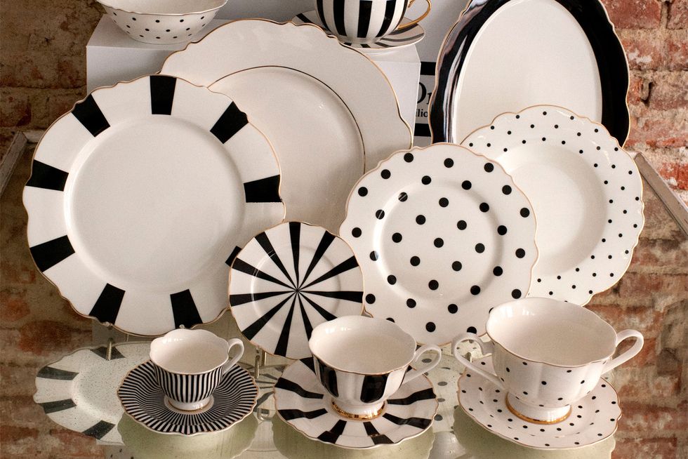 Dishware, Tableware, Plate, Porcelain, Serveware, Dinnerware set, Saucer, Tablecloth, Design, Black-and-white, 