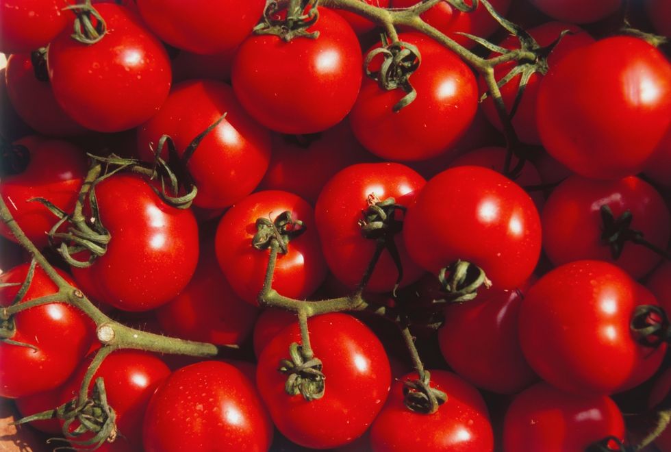 las mejores frutas para adelgazar y deshincharte tomate