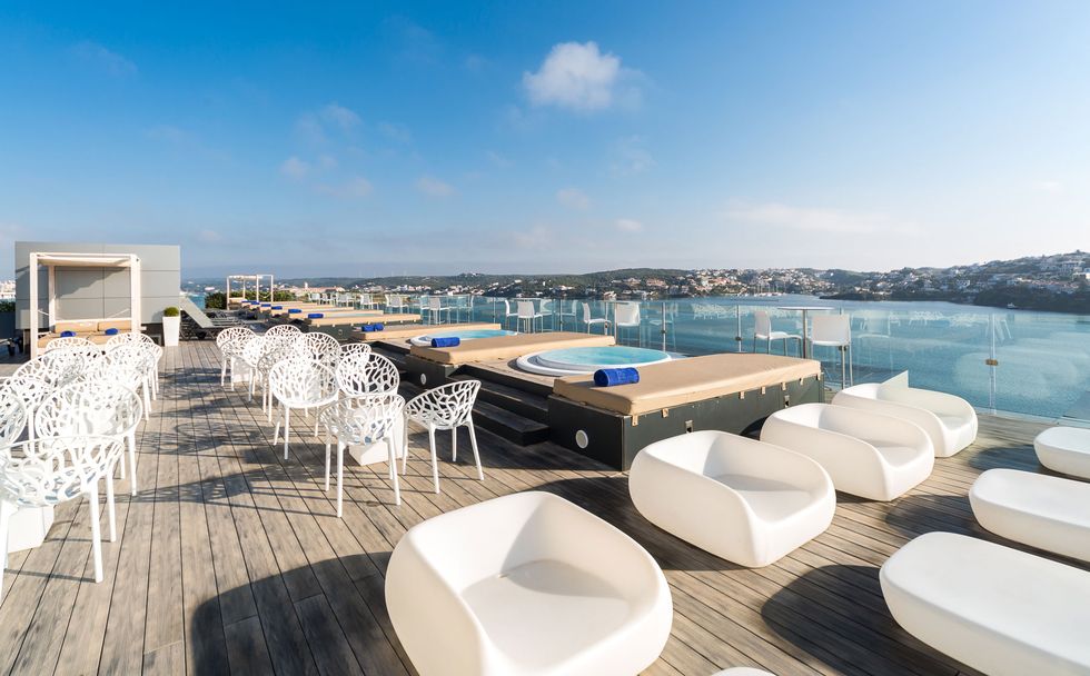 Hotel Barceló Hamilton Menorca en la bahía de Mahón