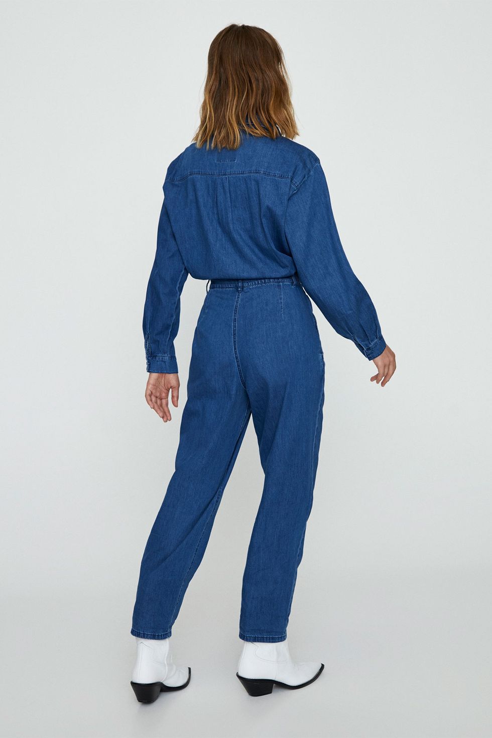 Clothing, Blue, Standing, Denim, Jeans, Electric blue, Cobalt blue, Waist, Sleeve, Shoulder, 