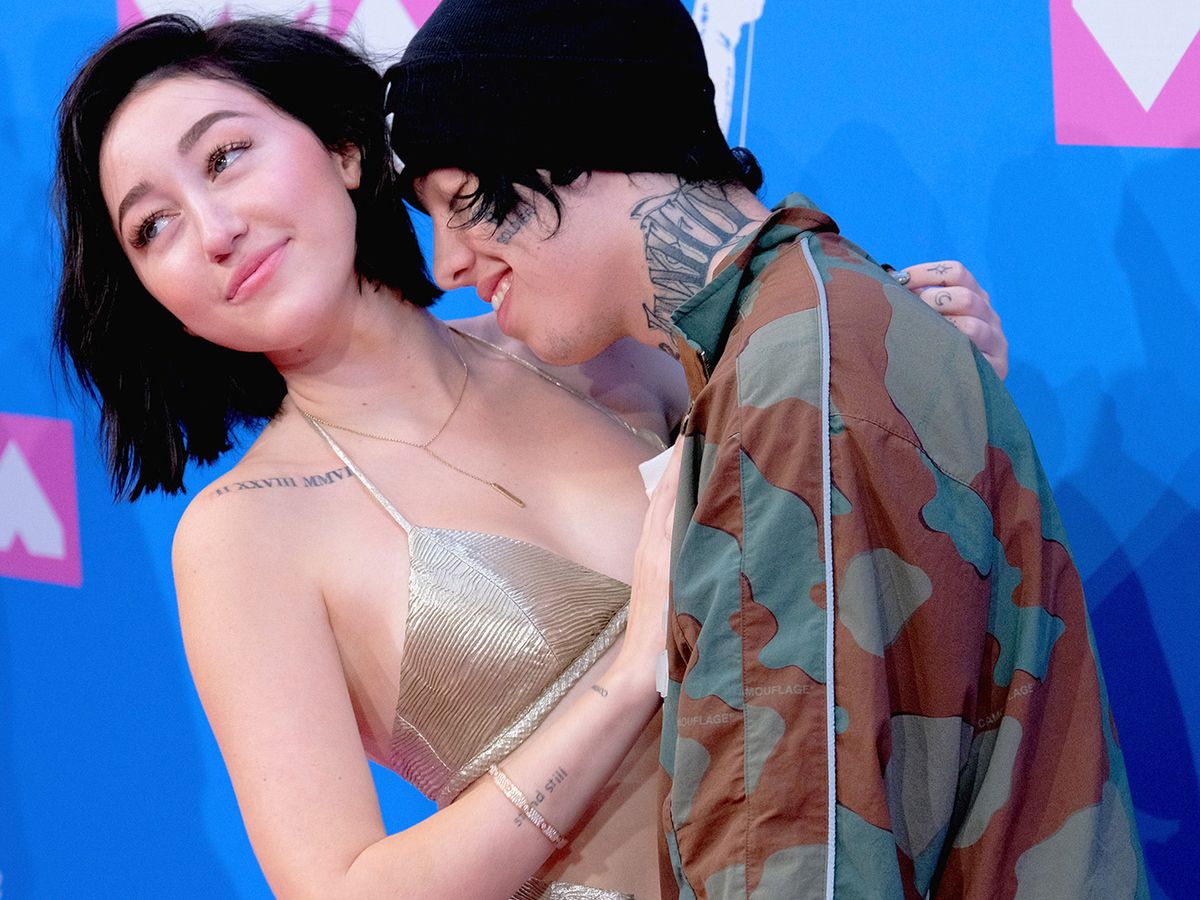 1200px x 900px - Noah Cyrus and Lil Xan's Public Breakup Drama and Cheating Accusations on  Instagram, Explained