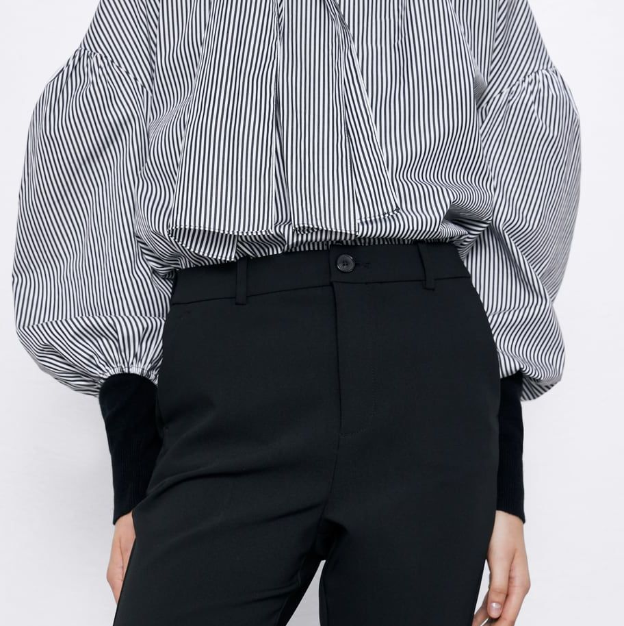 En Zara crean el pantalón de vestir negro que reduce una talla