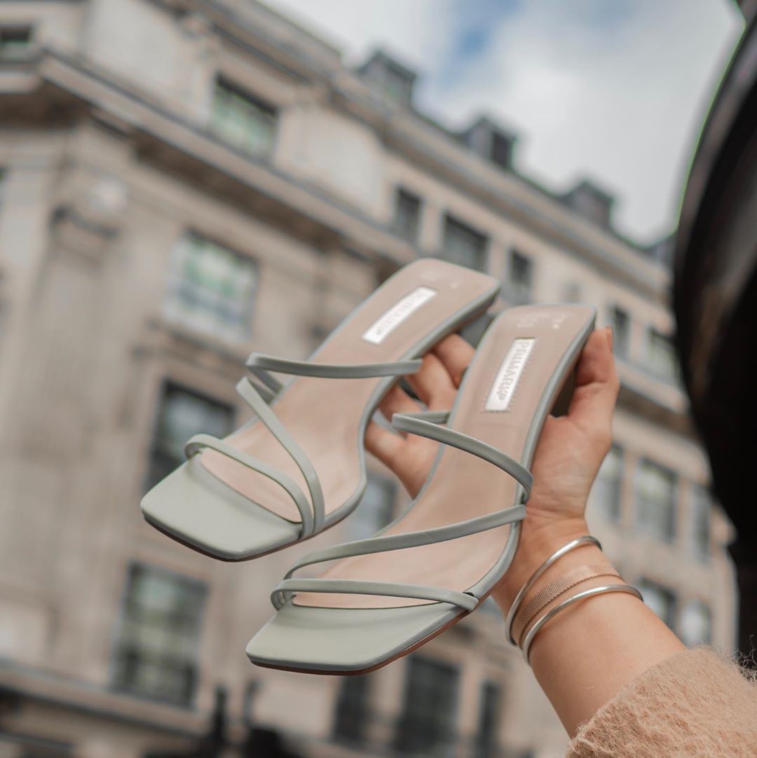 Las sandalias de tacón bajo Primark triunfan en Instagram