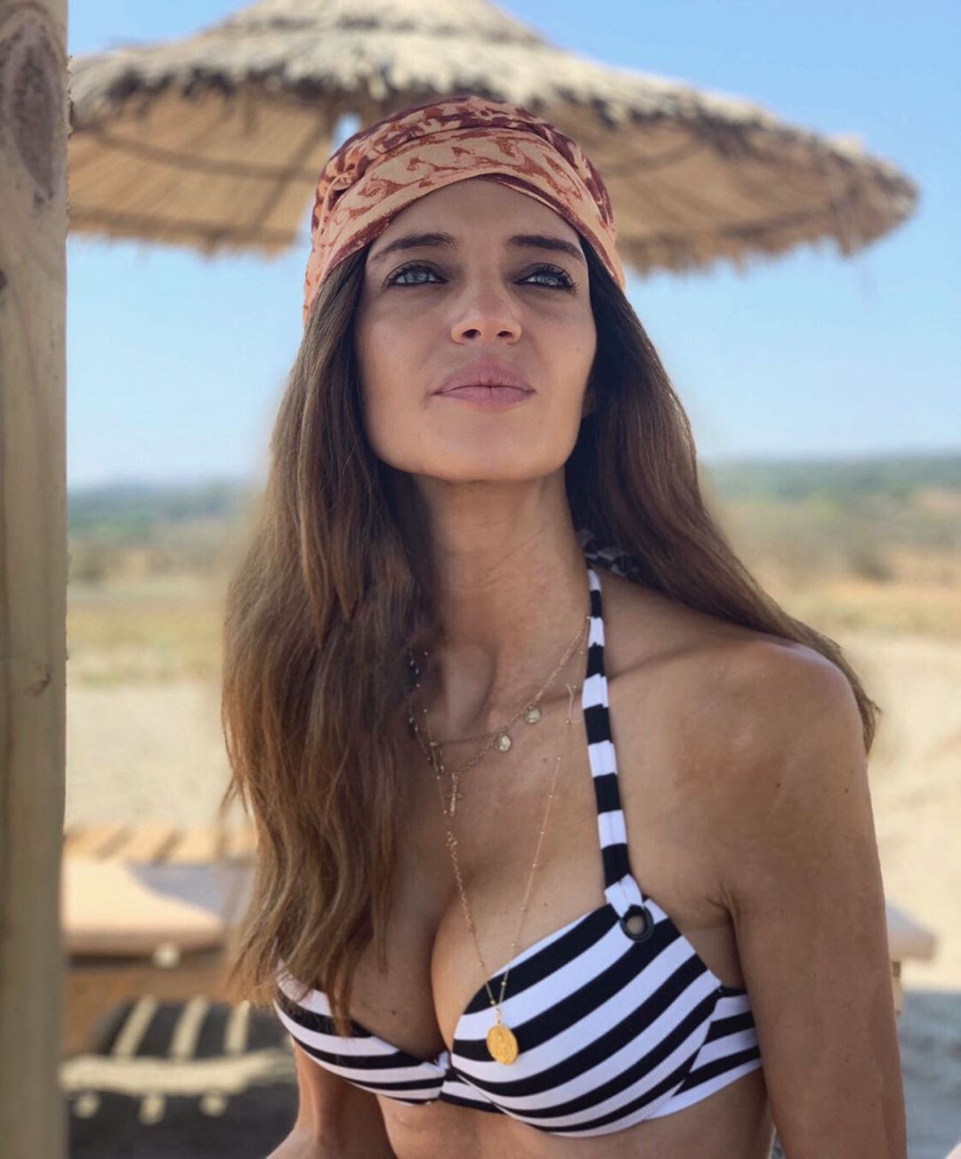 Sara Carbonero tiene el bikini marinero Calzedonia ideal