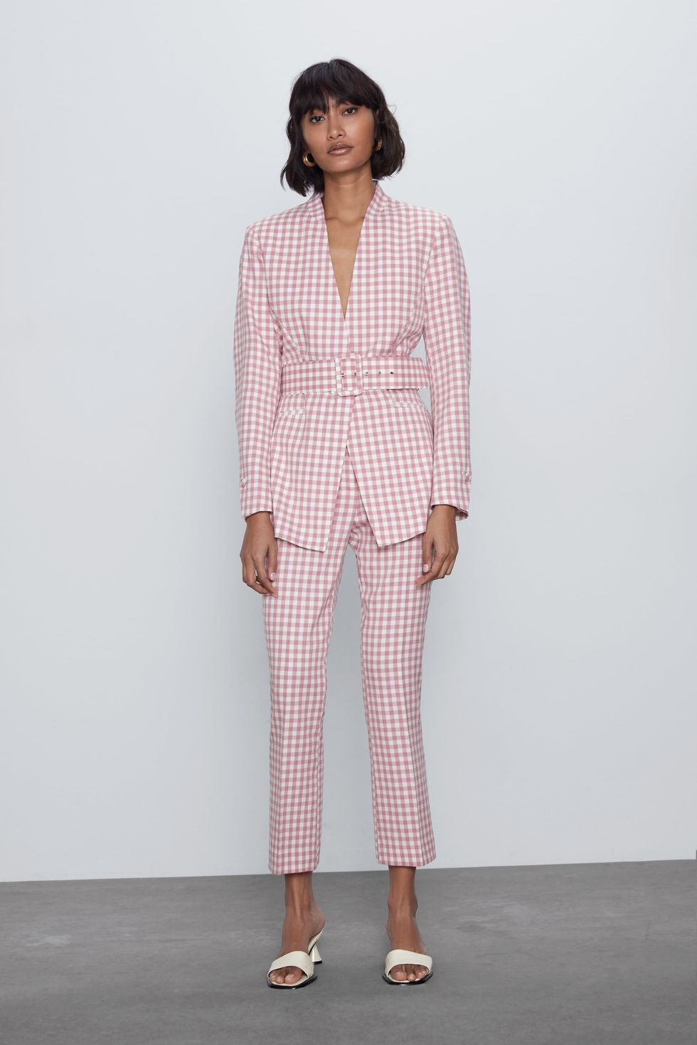 Súper favorecedor, barato y versátil: Zara nos presenta el traje de blazer  y pantalón en rosa pastel más bonito de la primavera