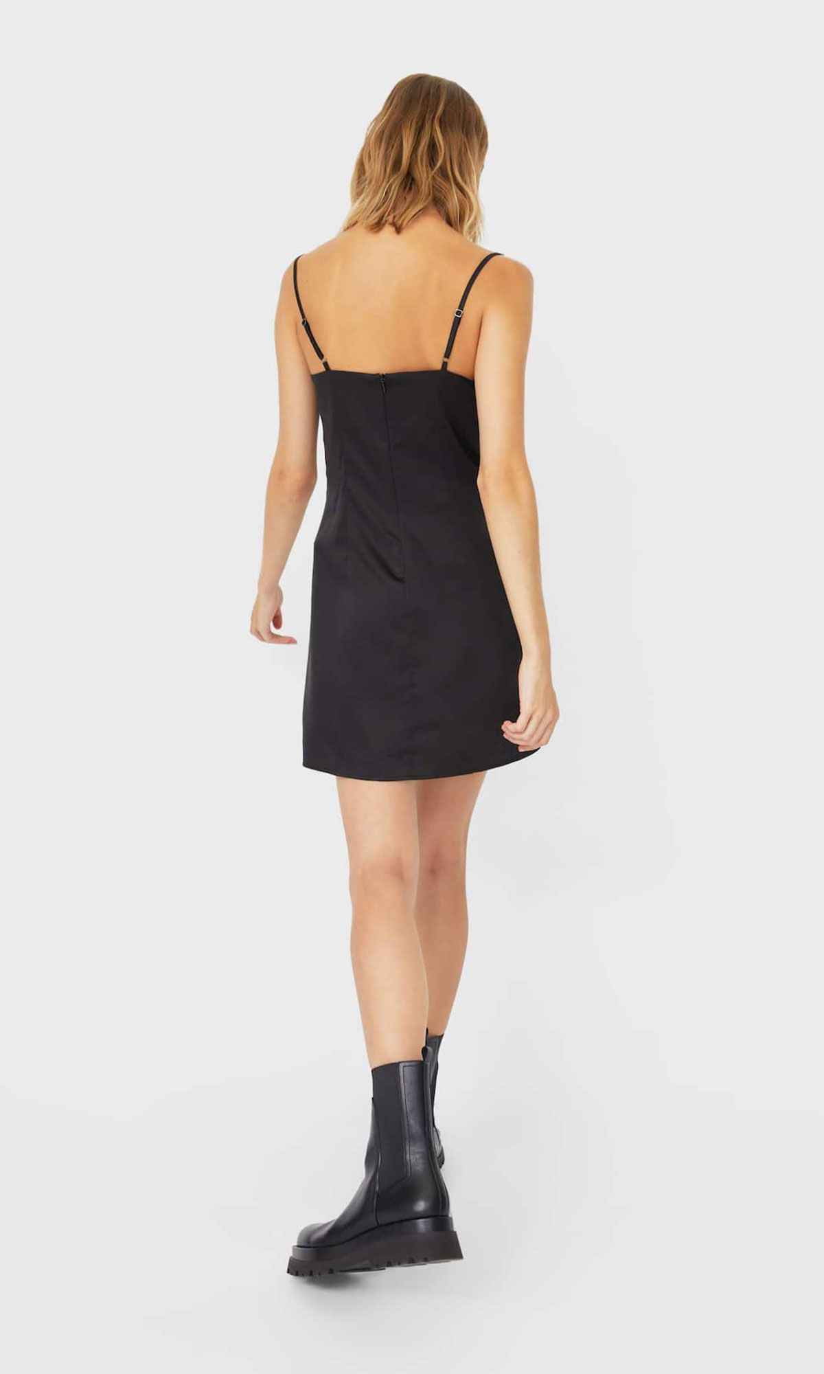 Vestido corto best sale saten stradivarius