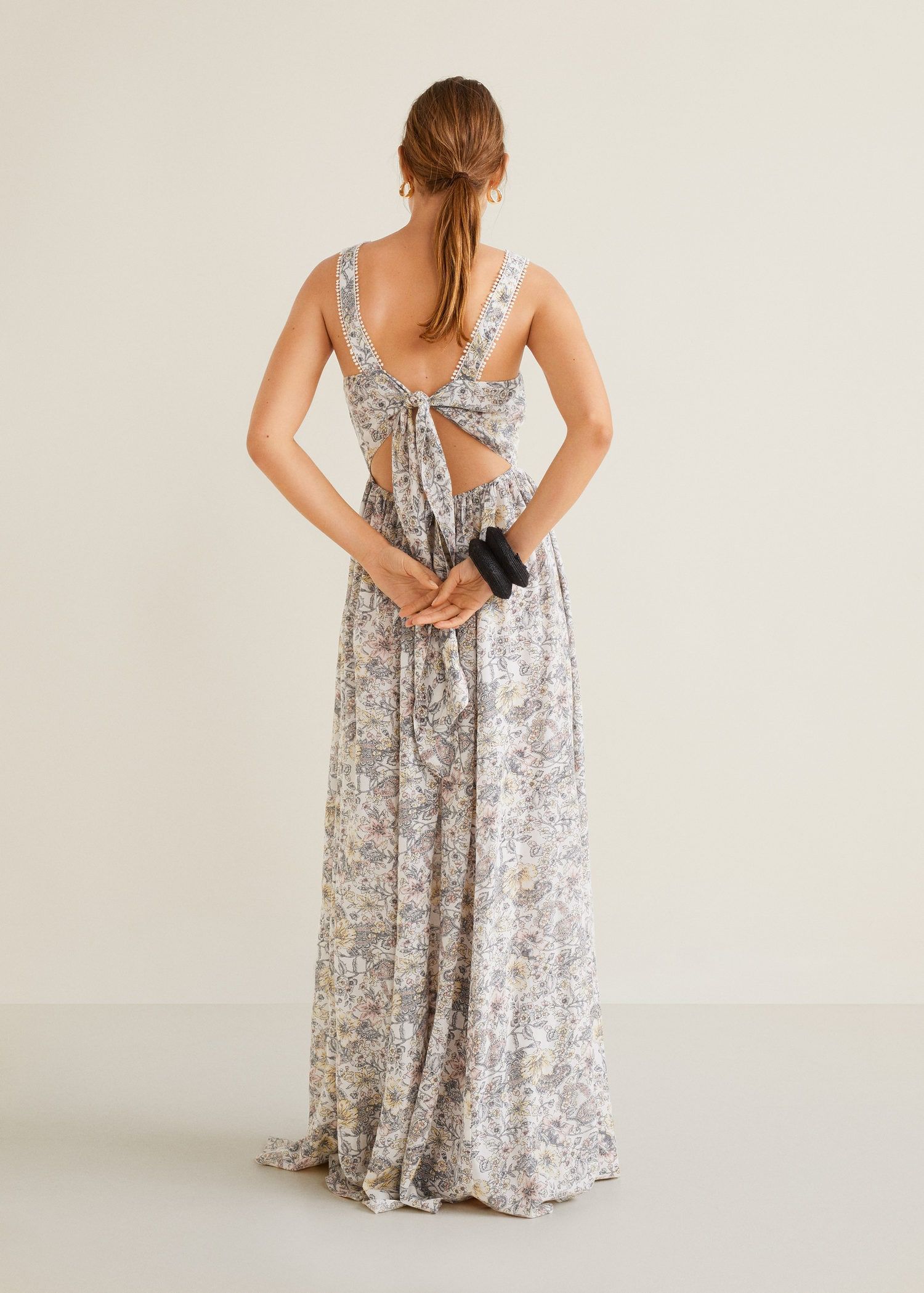 El vestido largo de flores m s ideal de 2019 en Mango Outlet