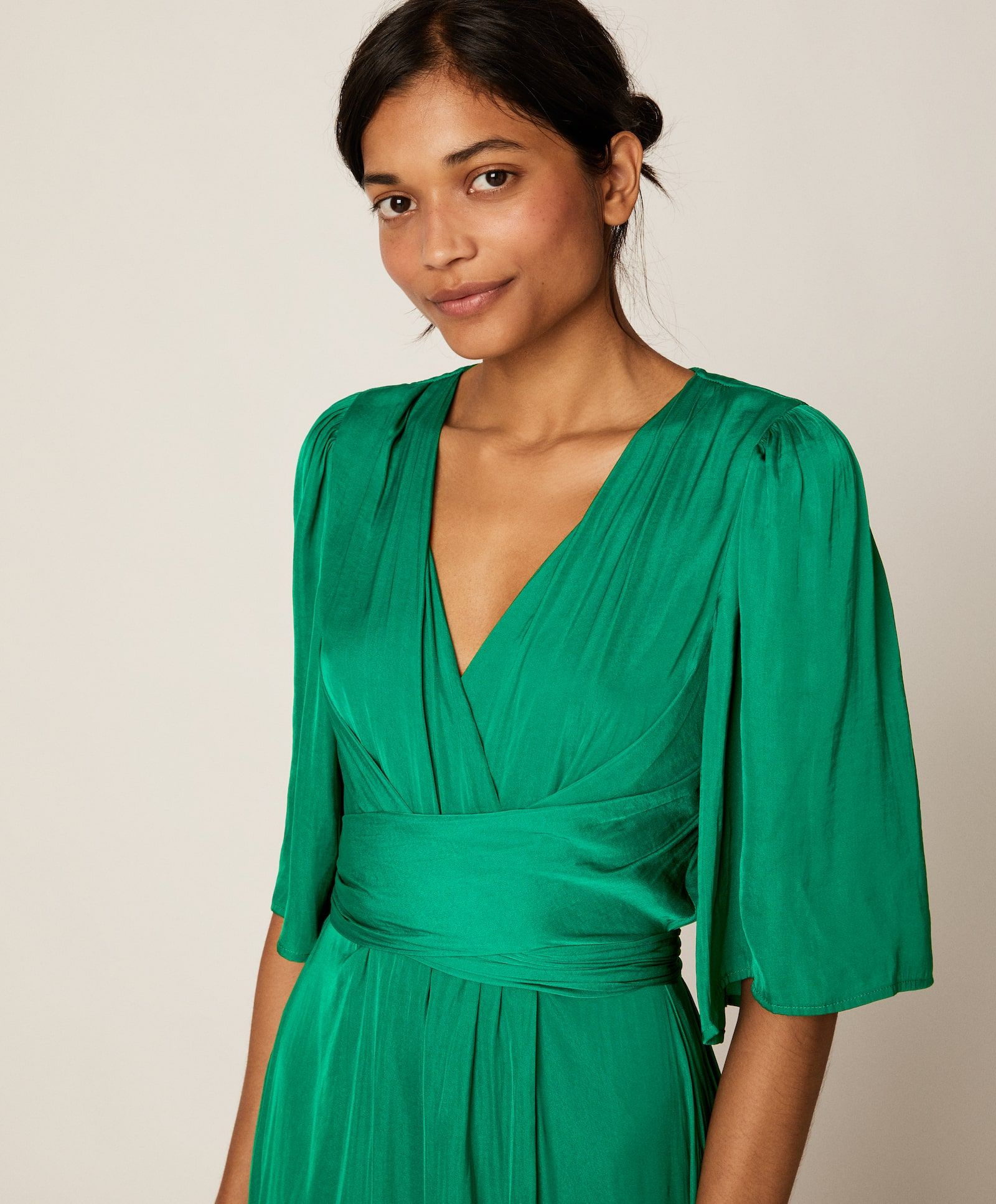 Oysho reedita su vestido verde de su tienda online