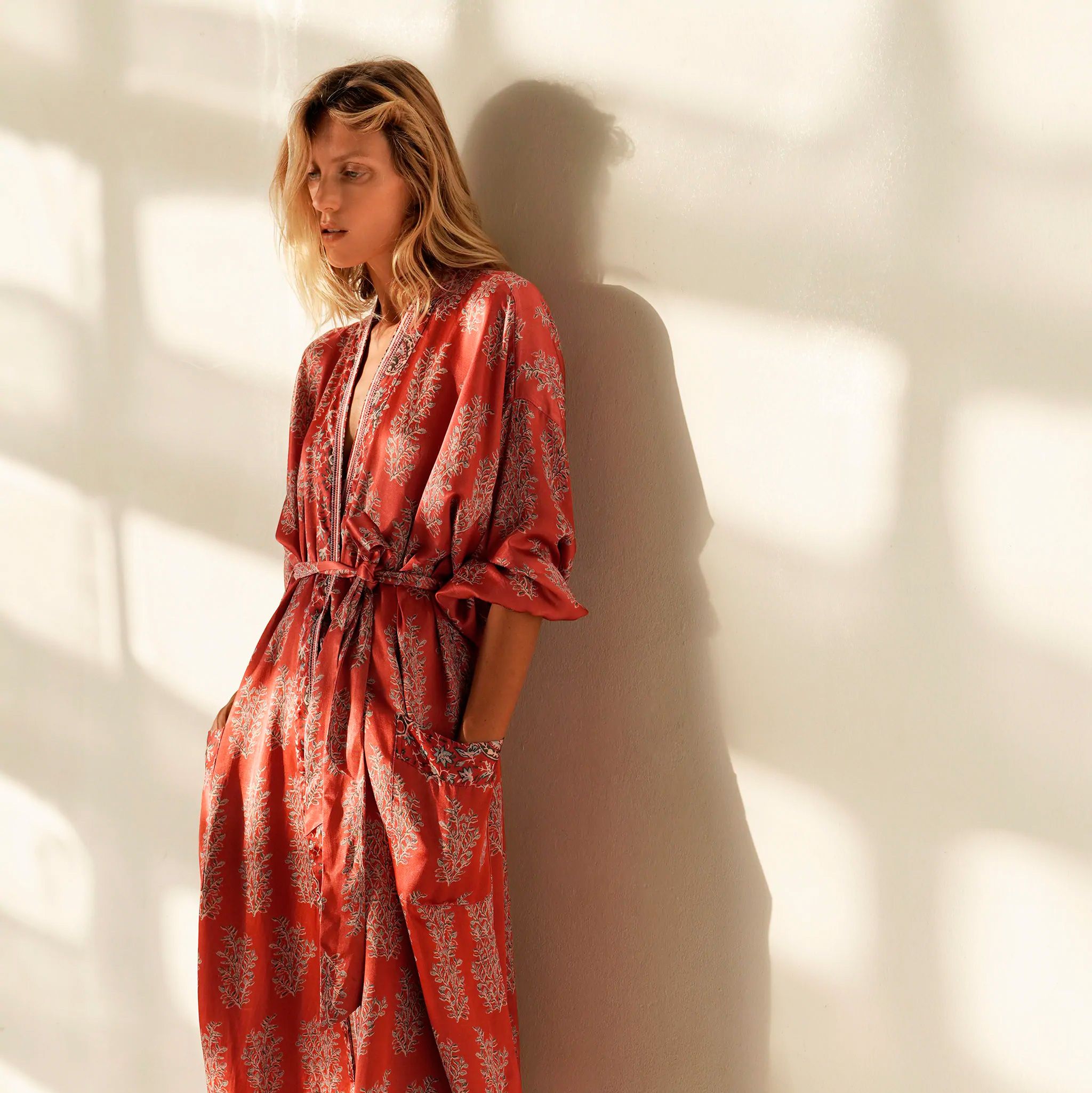 vestidos largos y midi Zara más vendidos online julio