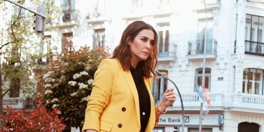 Cómo lleva Vicky Martín Berrocal la chaqueta dorada de Zara