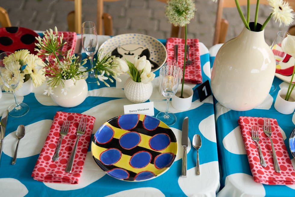colorful custom plates at ellen van dusen's wedding