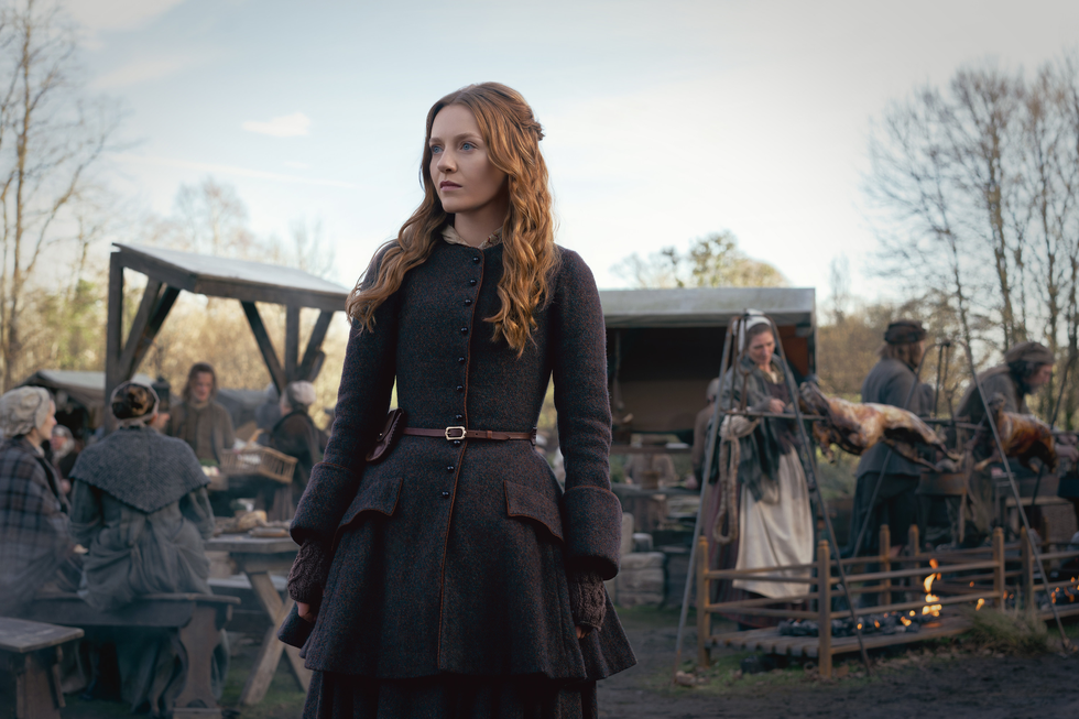 Harriet Slater como Ellen Mackenzie en Outlander: Sangre de mi sangre, temporada 1, episodio 3