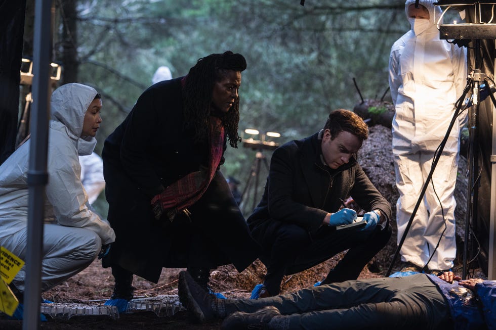 (l r) csi christine bennett (kirsten foster), dci ellis (sharon d clarke) and ds chet harper (andrew gower)