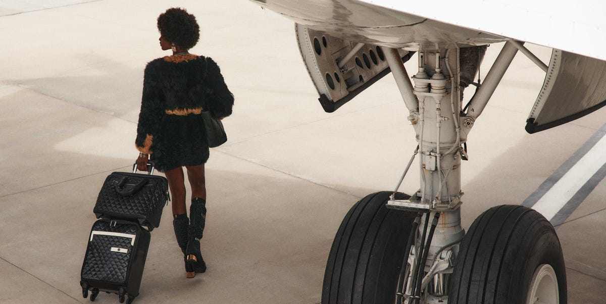 These antique travel trunks let people travel in perfectly