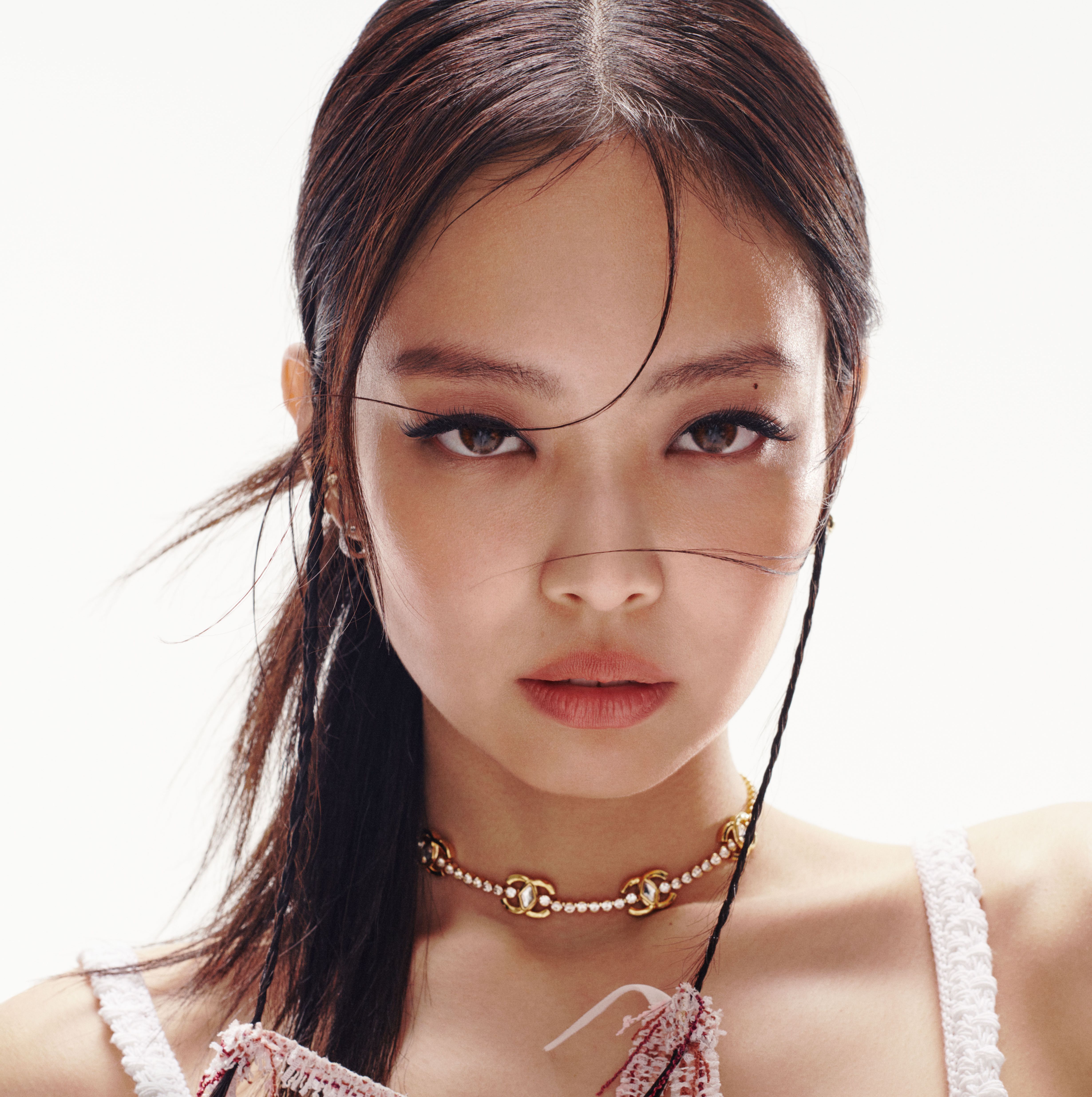 The superstar, actress, and fashion idol answers burning questions straight from her fans, the Blinks