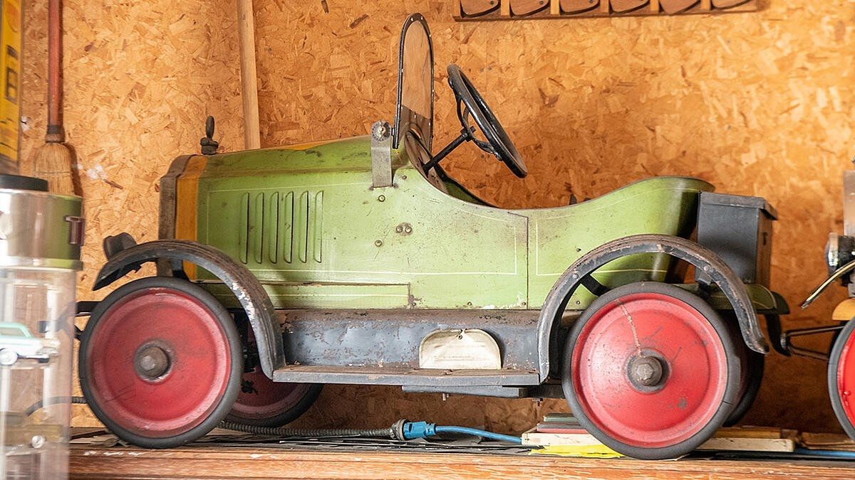 Una nostálgica colección de más de 140 coches clásicos a pedales