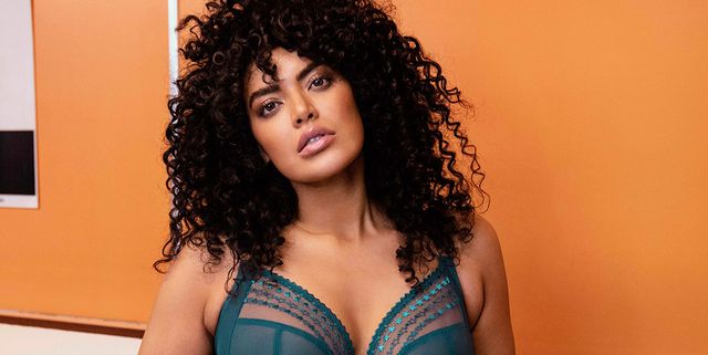 15 Bollywood Actresses with Impressive Bra Sizes