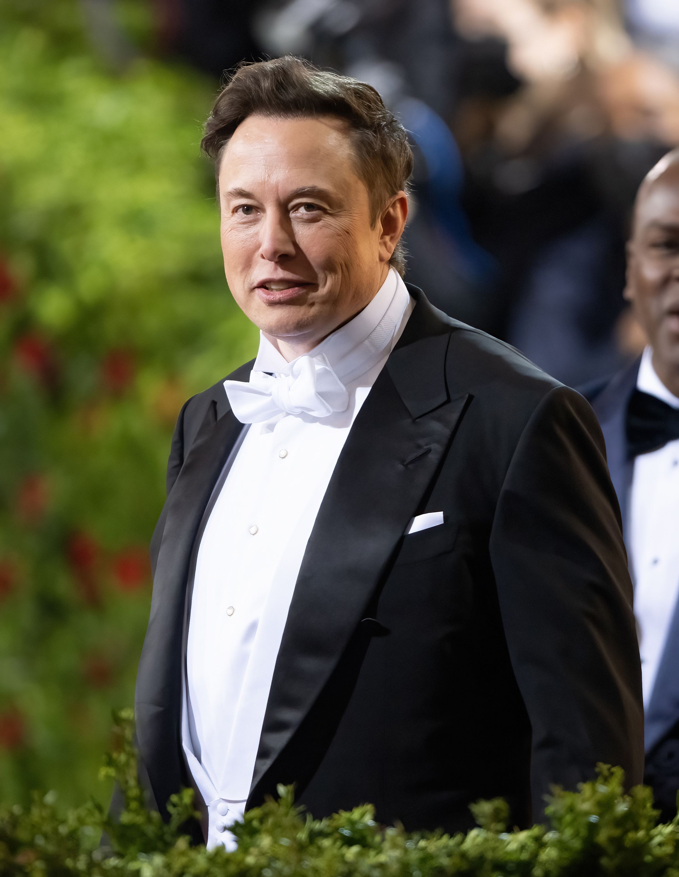 イーロン・マスクにセクハラ疑惑浮上、25万ドルで口止めしていた？