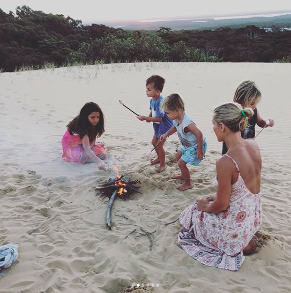 Elsa Pataky de vacaciones en Australia con amigas y sus hijos