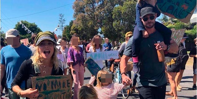 Elsa Pataky y Chris Hemsworth manifestacion Elsa Pataky y Chris Hemsworth manifestacion