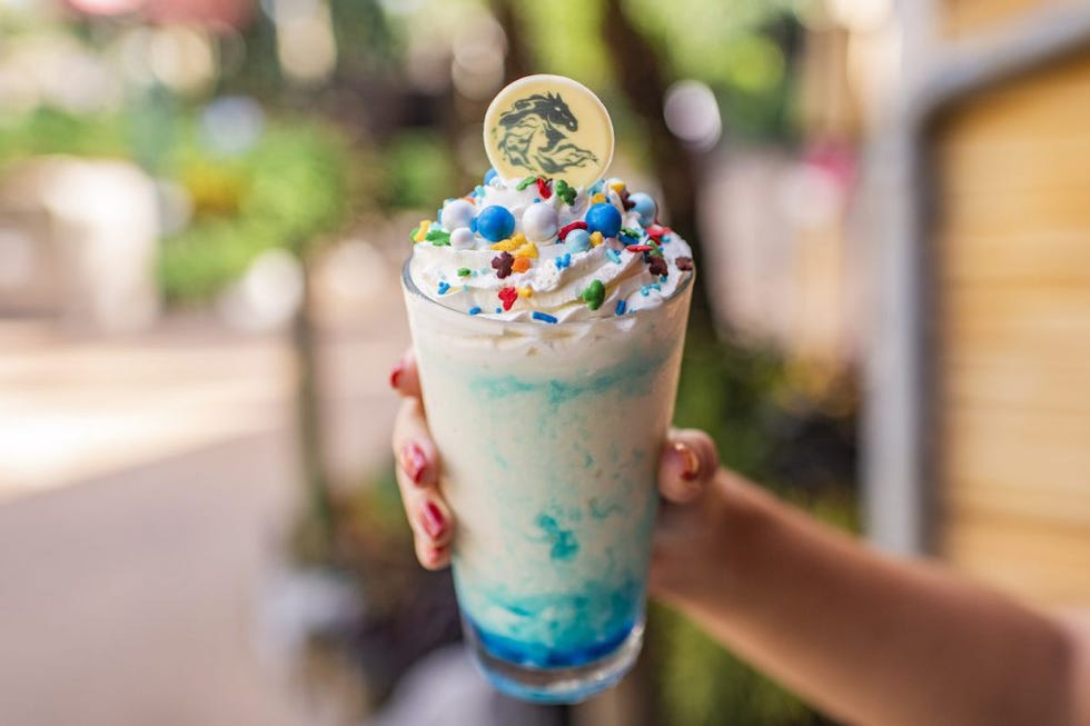 Food, Milkshake, Drink, Floats, Cream, Dessert, Frappé coffee, Frozen dessert, Non-alcoholic beverage, Falooda, 