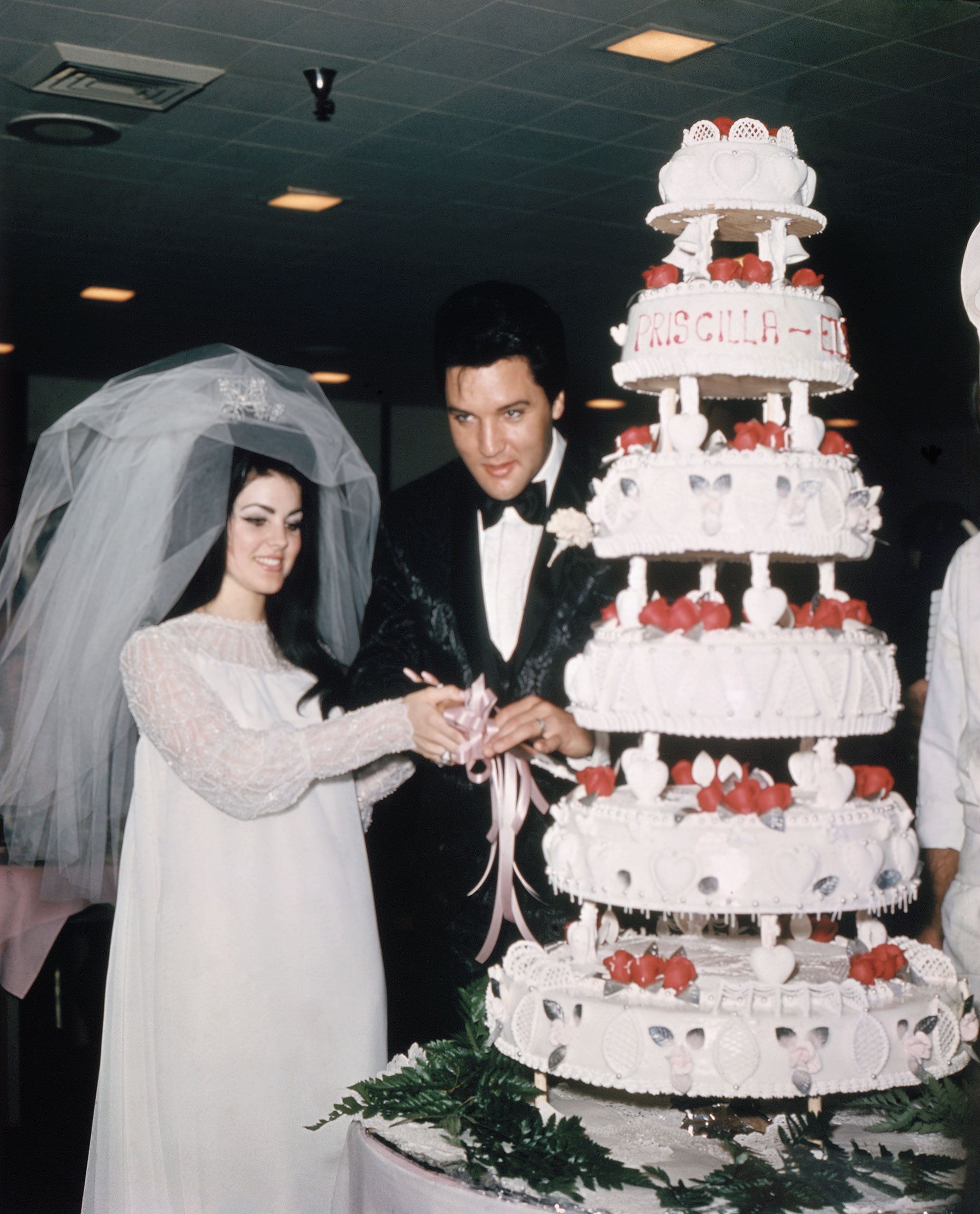 Get the Best Wedding Cakes & Wedding Cake Designs
