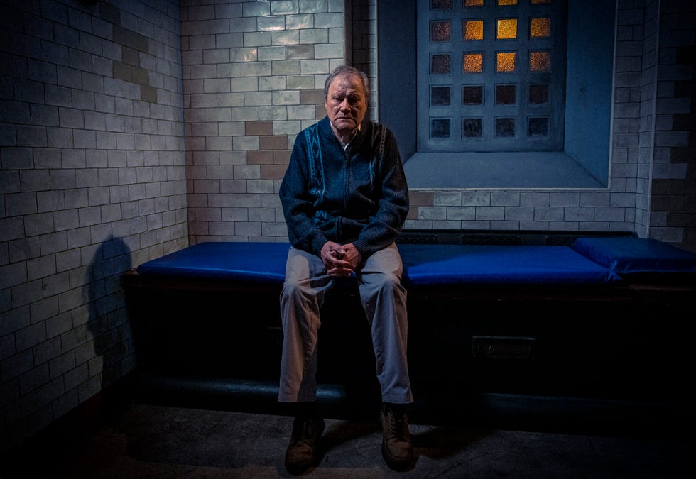 embargoed until 9pm sunday, april 7 coronation street roy cropper police cell