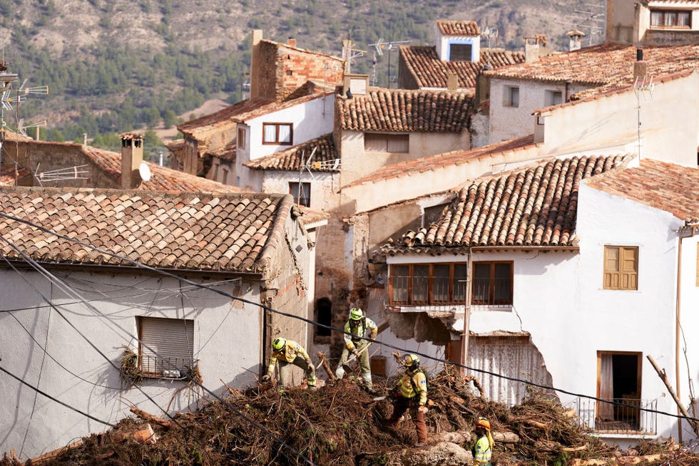 at least 62 people killed after flooding and heavy rain in spain