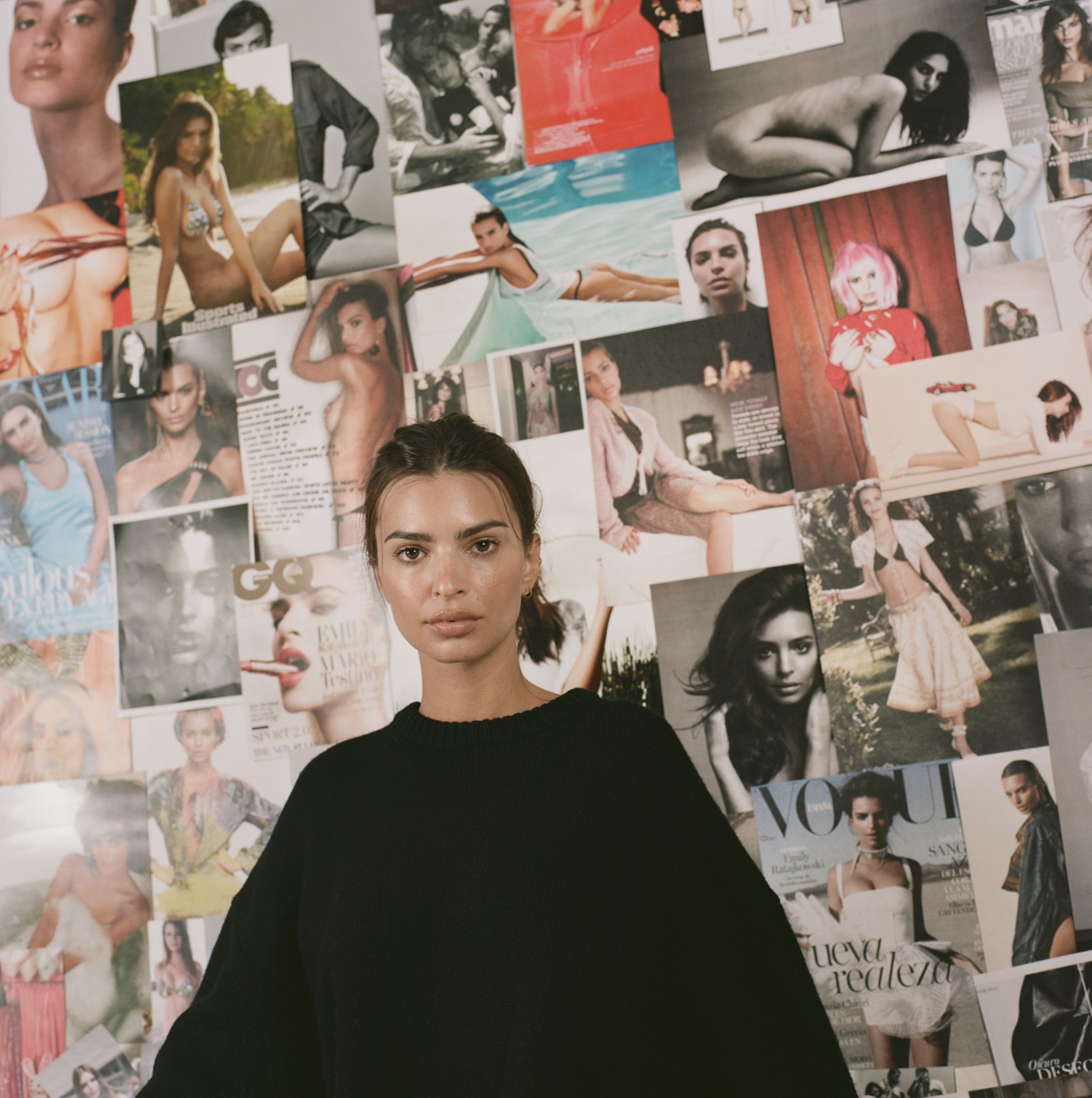 Teen Girl Cage - Emily Ratajkowski Holds Up a Mirror | Esquire