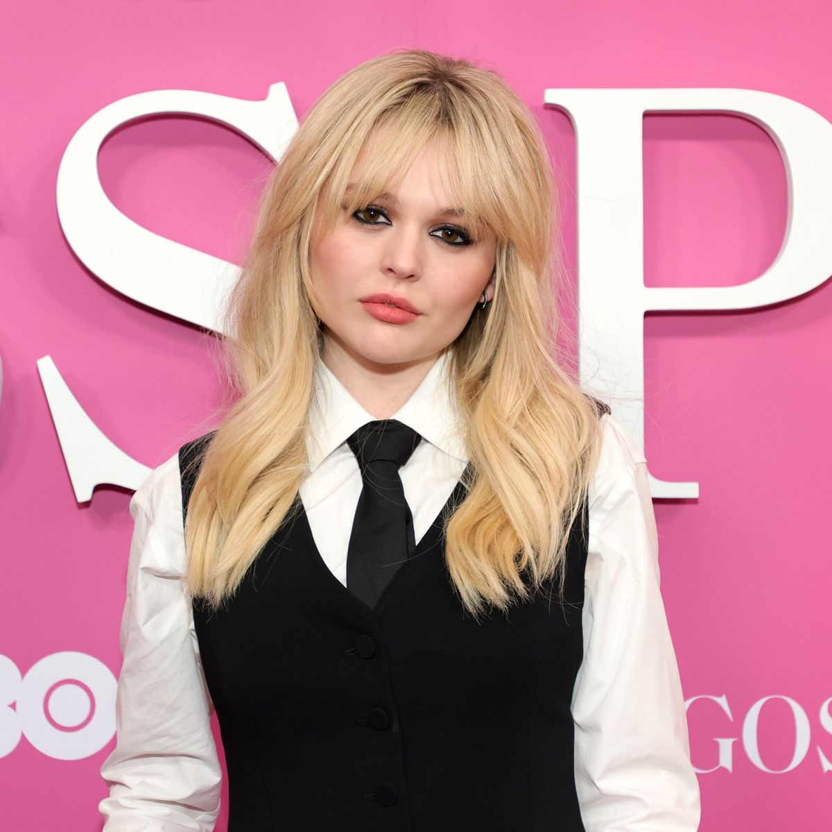 Who is Emily Alyn Lind? - Meet One of the Stars of 'Gossip Girl