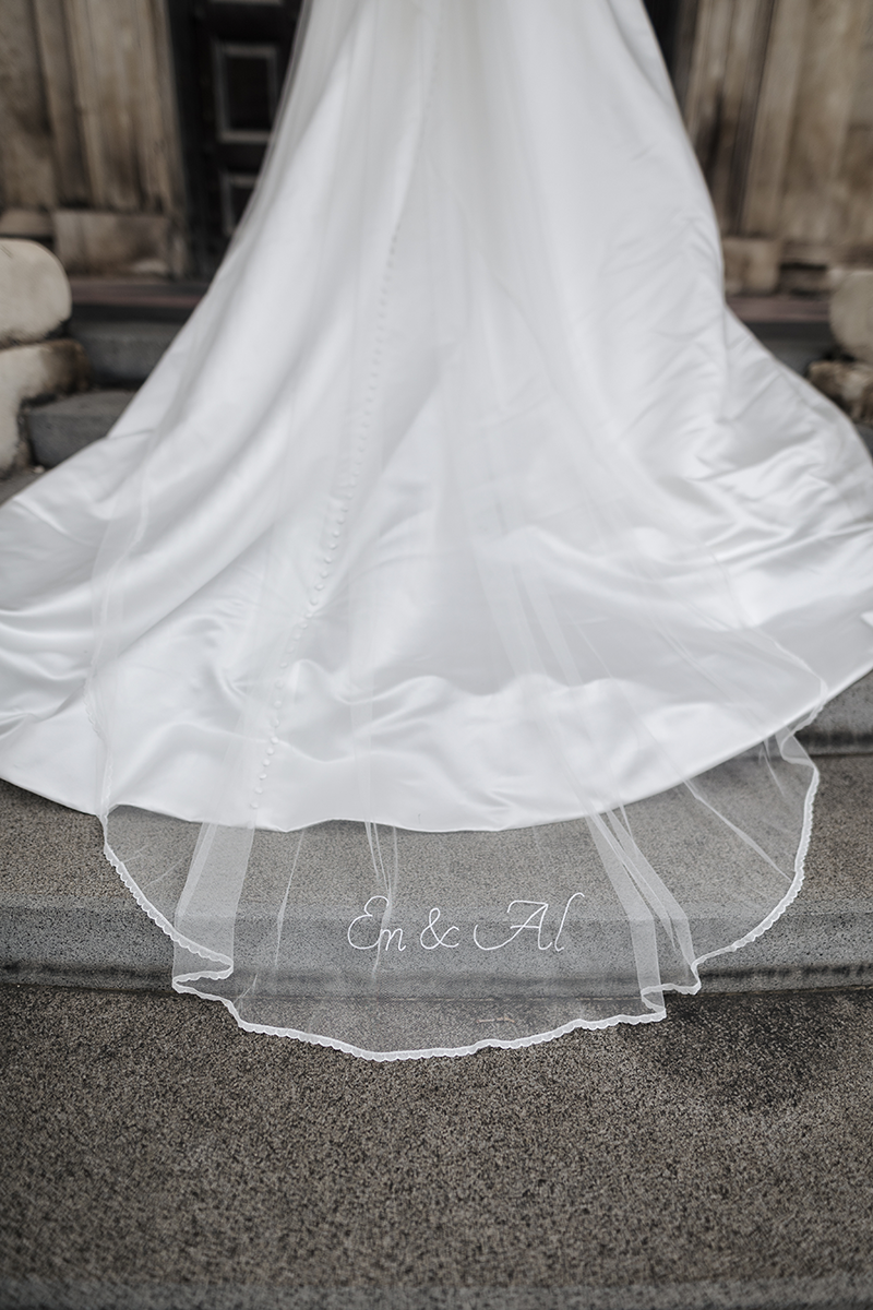 st pauls cathedral london wedding bride's veil embroidery