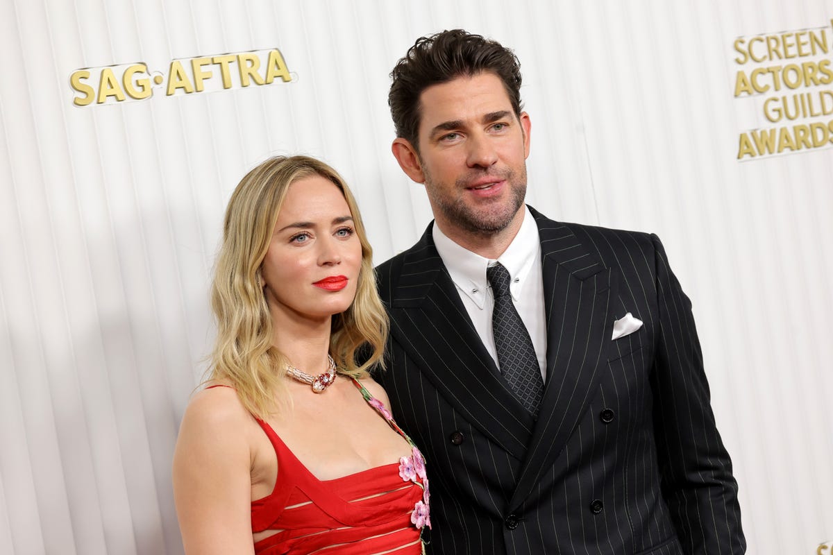 Emily Blunt Wears Red Bandage Dress With John Krasinski at SAG Awards 2023