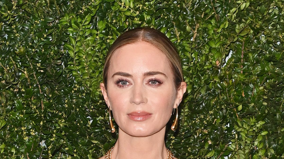 preview for Emily Blunt at the 2024 Golden Globes