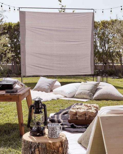 how to set up a backyard movie theater in under an hour
