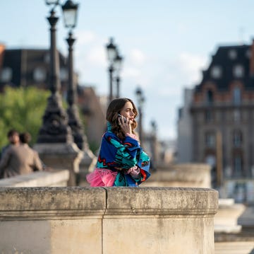 Emily in Paris lily collins en la secuencia final de la temporada 2