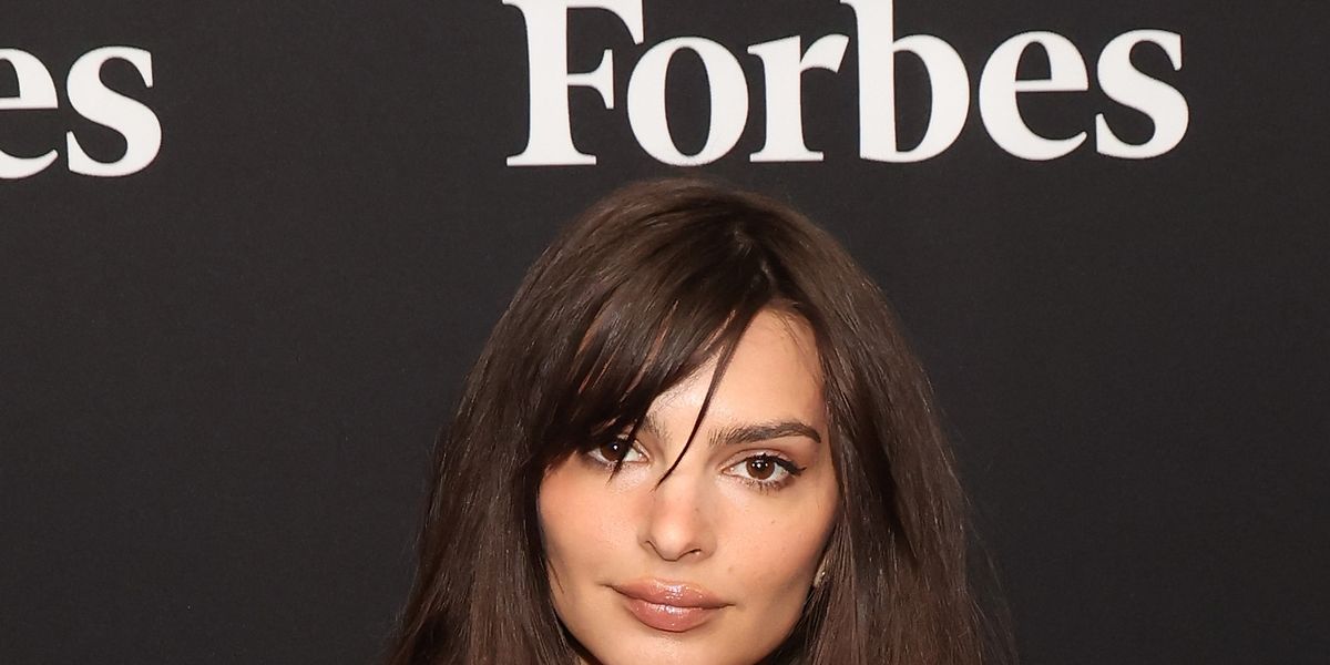 Emily Ratajkowski Has An Epic Butt And New Haircut In Nude IG Pics