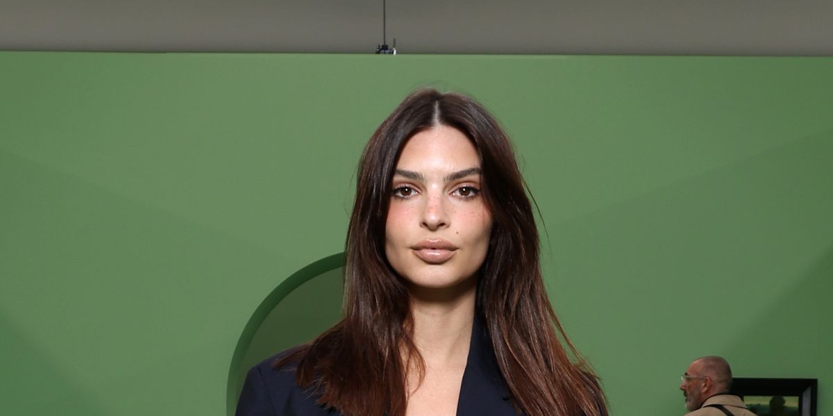 emily-ratajkowski-attends-the-