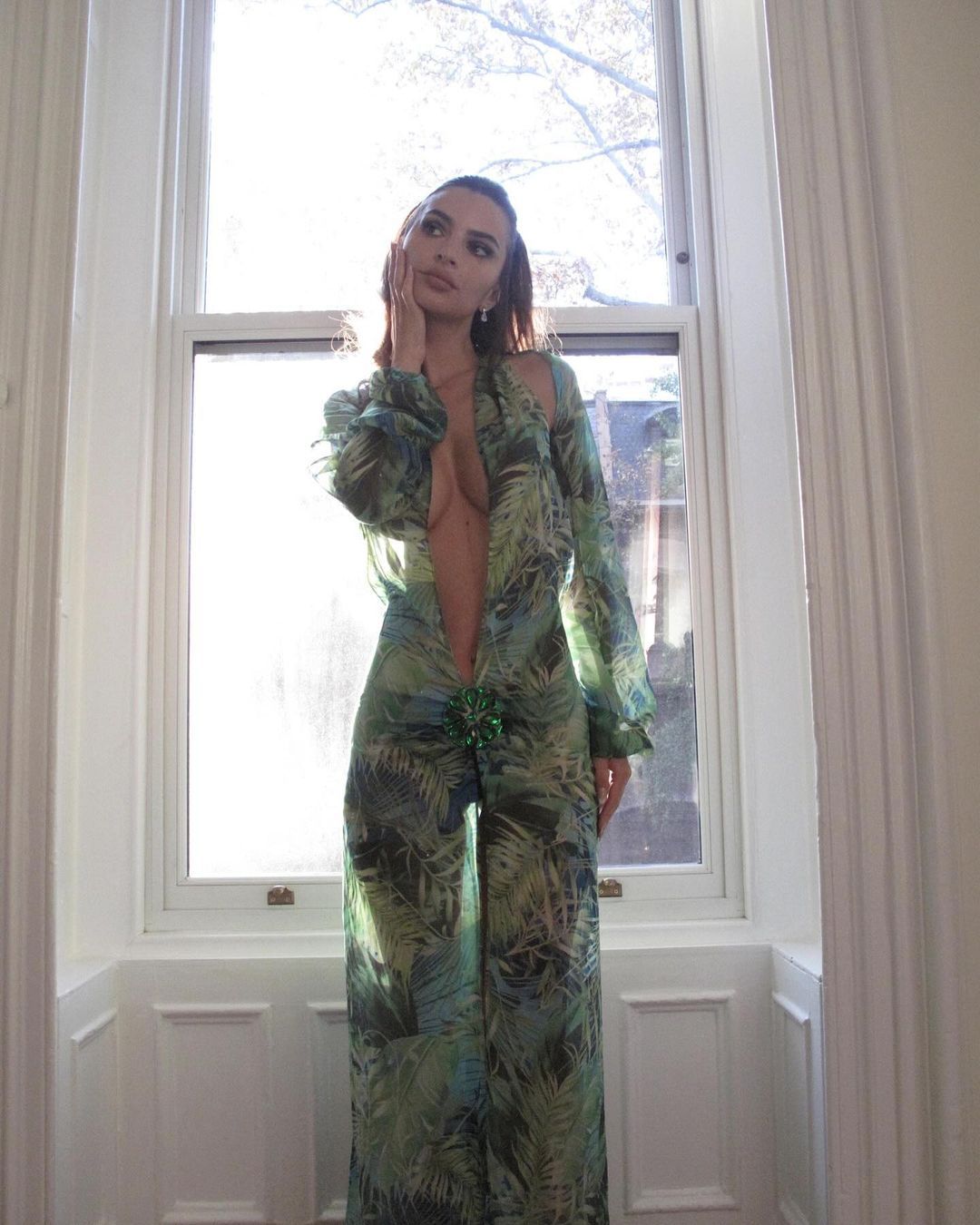 Jennifer lopez's plunging green grammys dress best sale