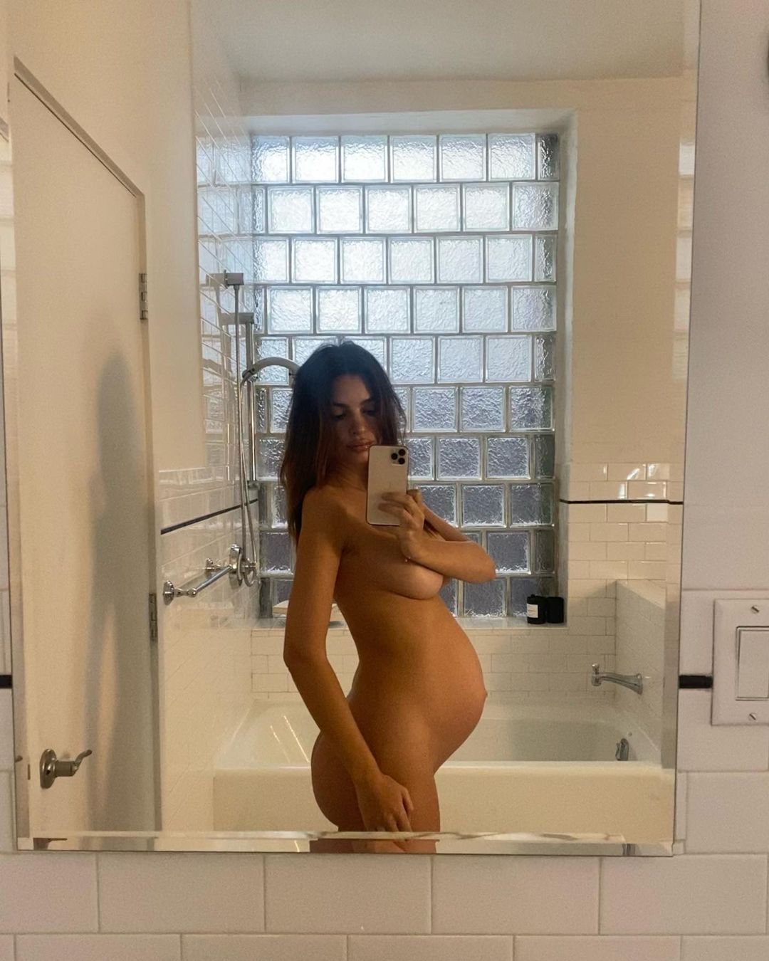 Emily Ratajkowski y la foto desnuda de cuando estaba embarazada