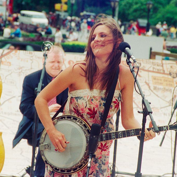 emily robinson, of the dixie chicks, playing the banjo circa 1990 new york photo by art zelingetty images