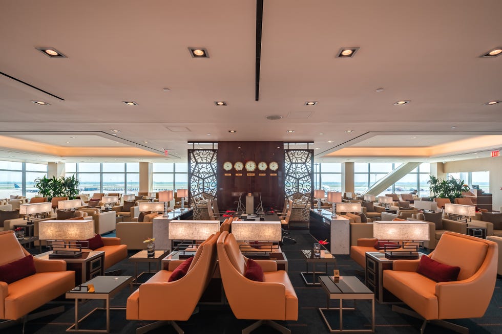 Emirates Lounge