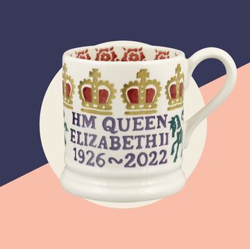queen elizabeth ii mugs