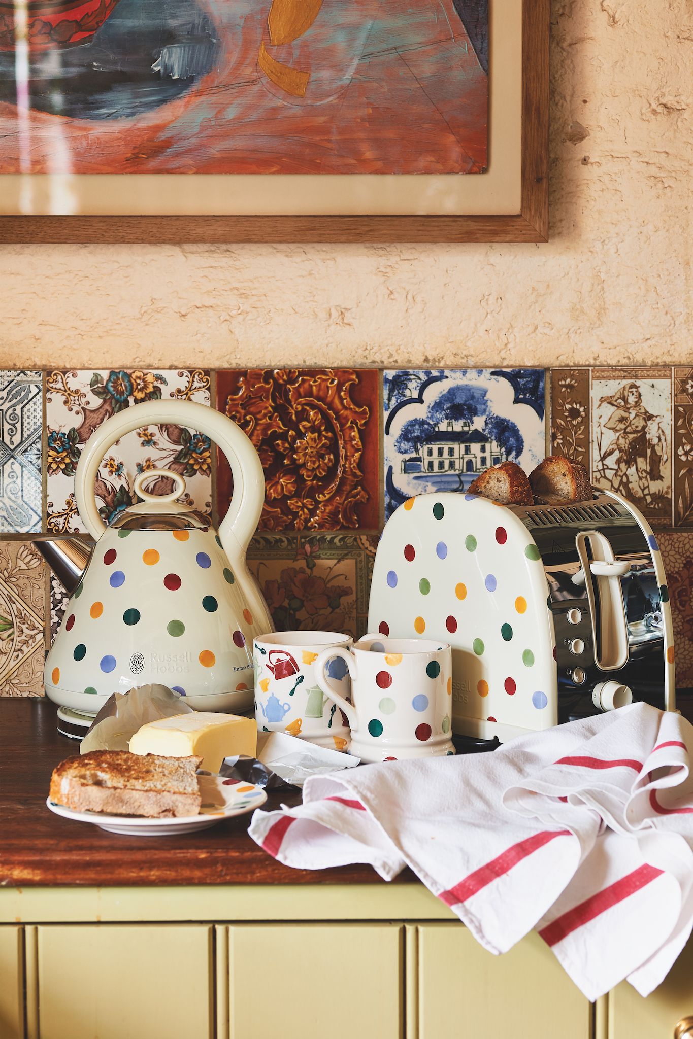 Polka dot shop kettle and toaster