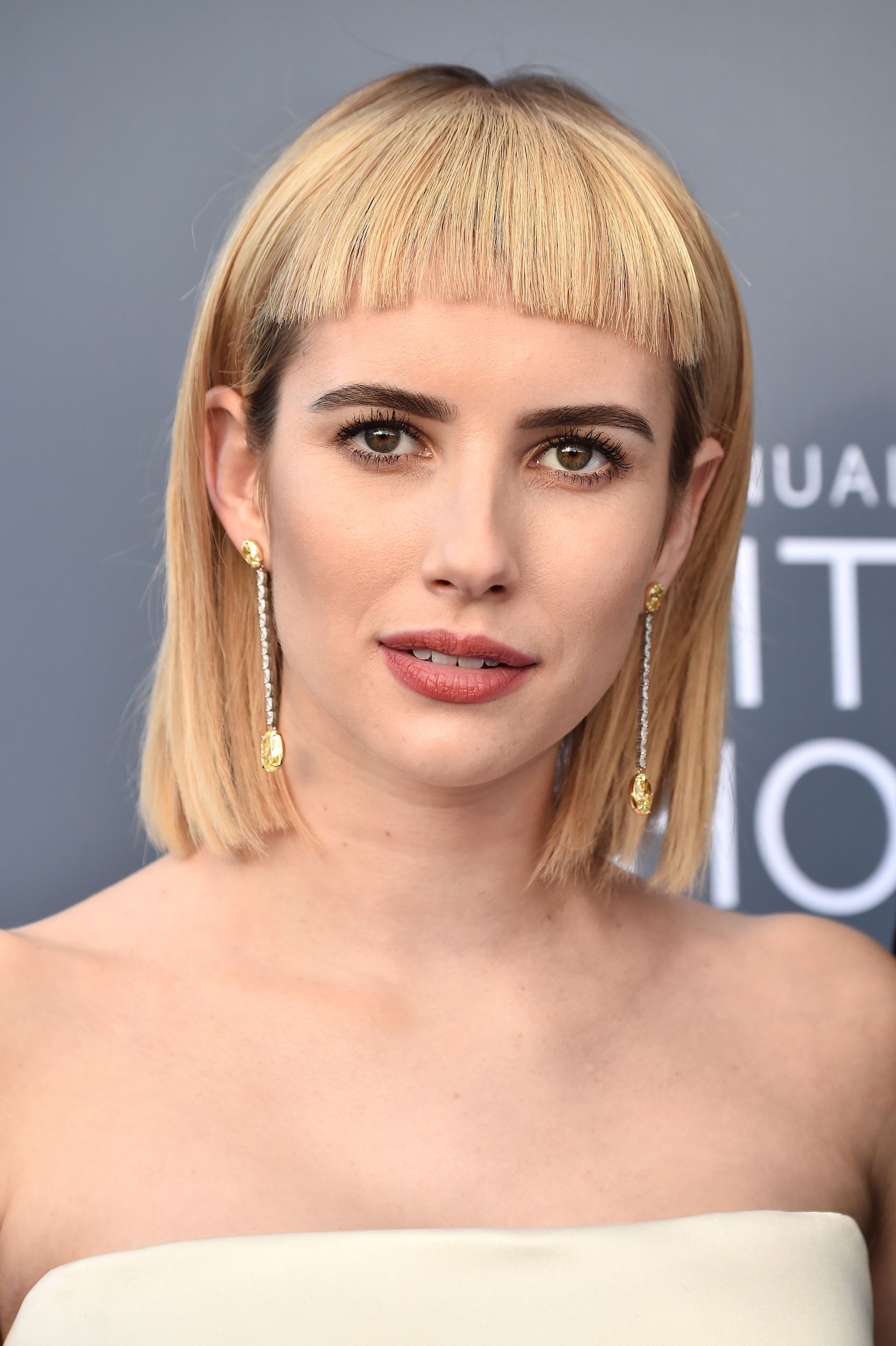 10 Flattering Short Hairstyles With Bangs To Try